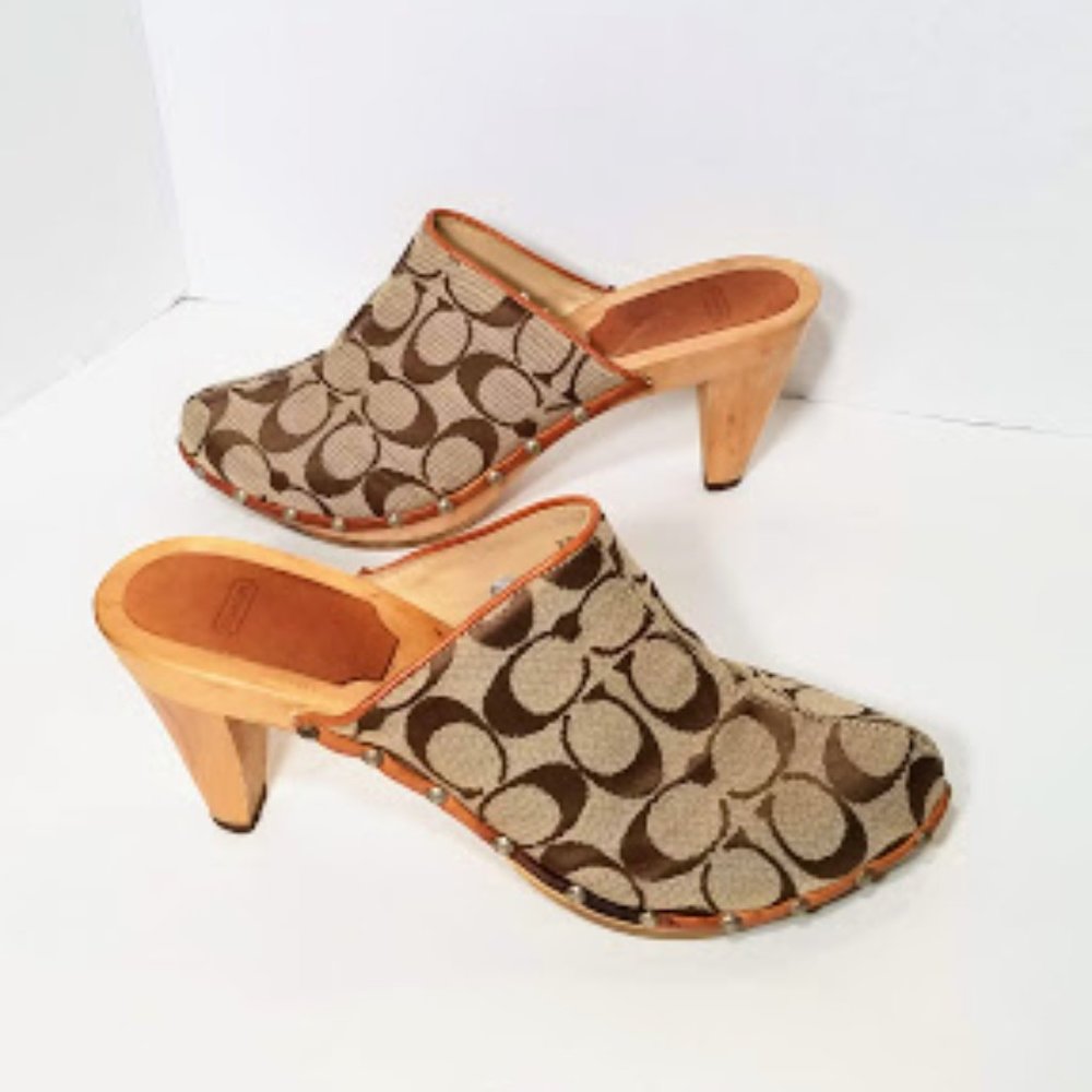 VINTAGE COACH FELICITY SIGNATURE WOODEN HEEL CLOGS